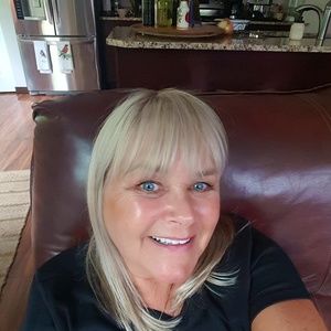 Meet your Posher, Roxanne